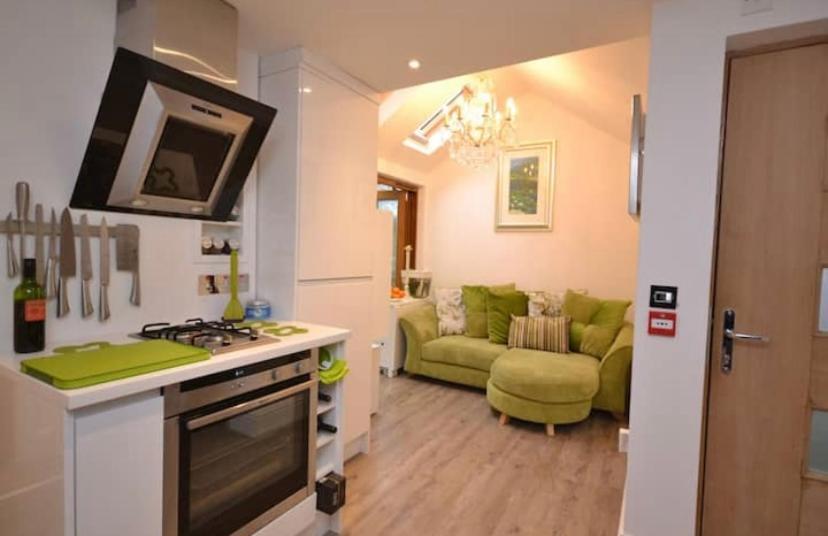 Compact, Central Apartment, Dog Friendly. Kingsbridge  Dış mekan fotoğraf
